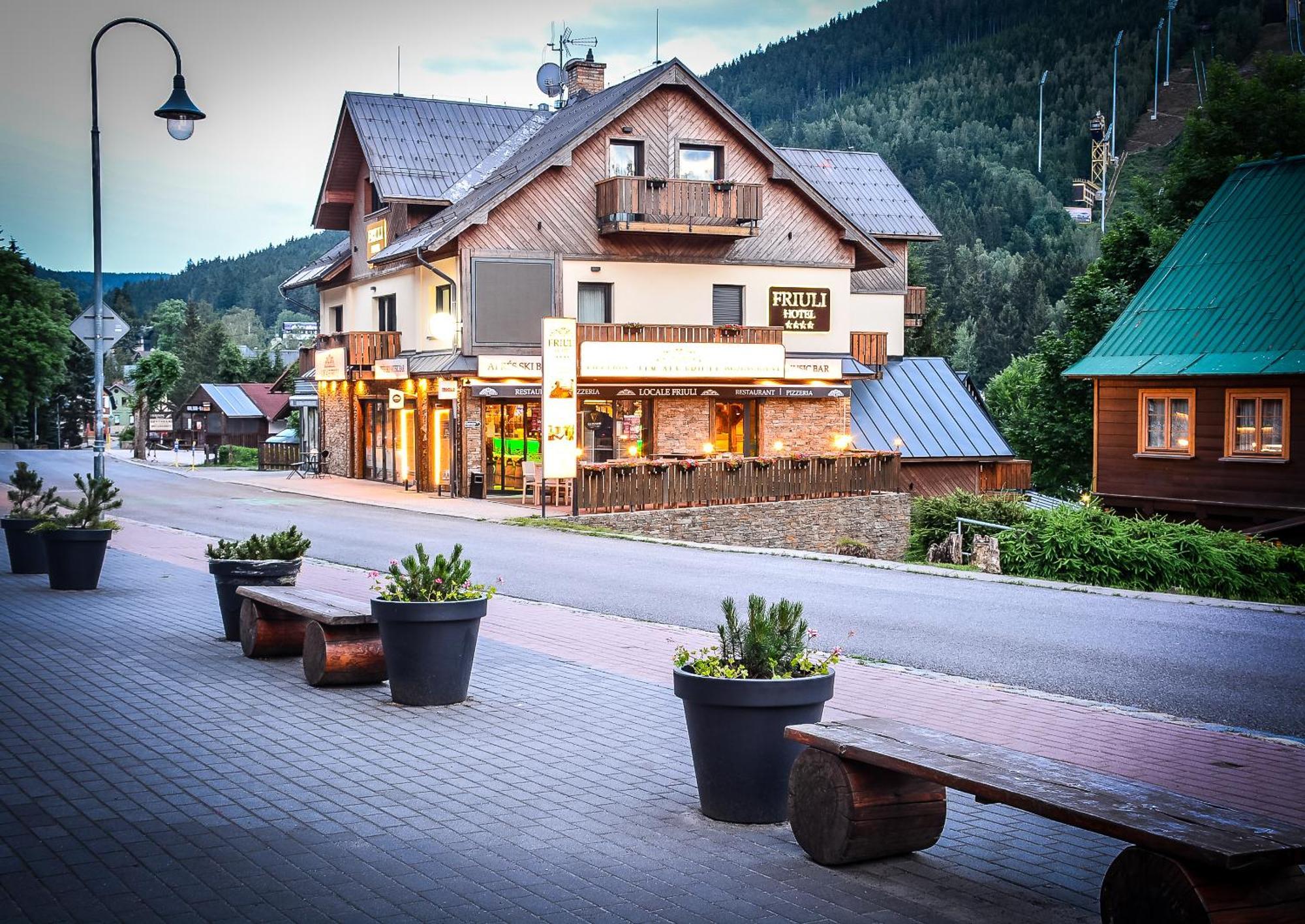 Hotel Friuli Harrachov Kültér fotó